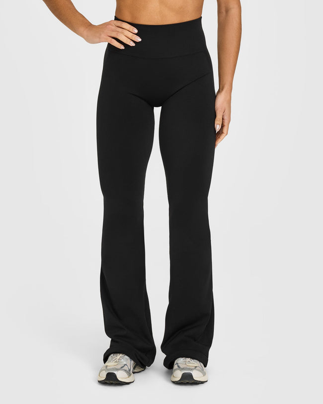 EFFORTLESS SEAMLESS FLARED BOTTOMS WITH WHITE LOGO