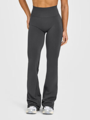 EFFORTLESS SEAMLESS FLARED BOTTOMS WITH WHITE LOGO