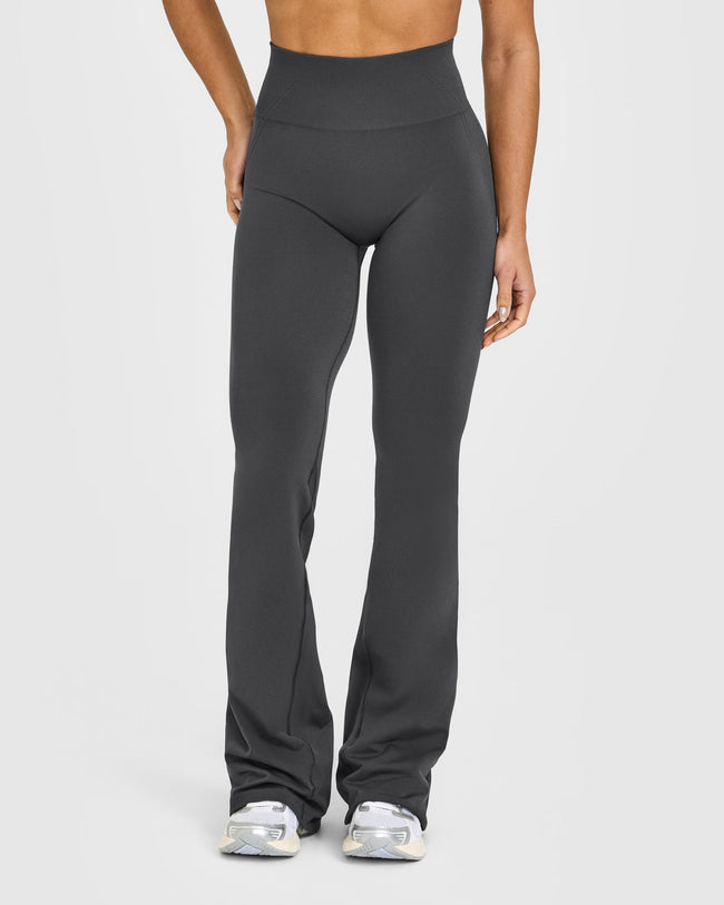 EFFORTLESS SEAMLESS FLARED BOTTOMS WITH WHITE LOGO