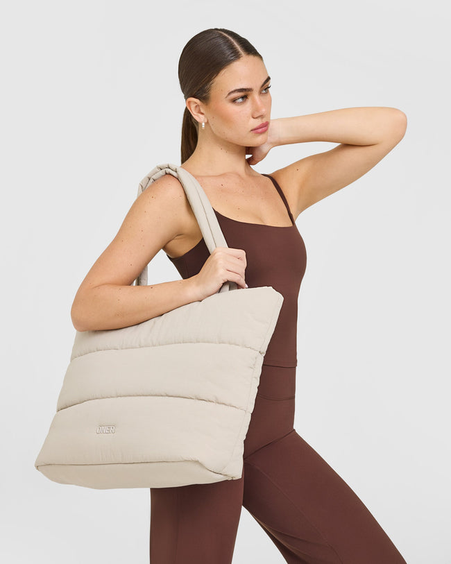 12DAYSONER_PUFFY_TOTE_BAG_SAND_250930_PDP_1440x1800_01_650x.jpg