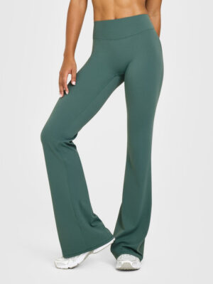 SOFTMOTION FLARED BOTTOMS WITH WHITE LOGO