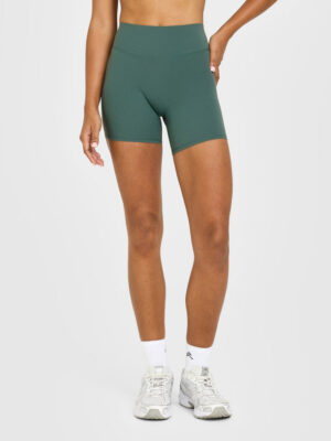 SOFTMOTION HIGH WAISTED SHORTS 6" WITH WHITE LOGO