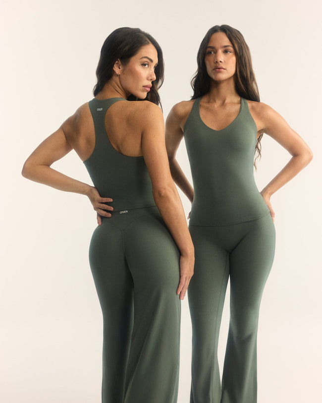 12DAYSONER_SOFTMOTION_RACER_BACK_VEST_BUILT_IN_BRA_SHELF_DARKKHAKI_251105_PDP_1440x1800_02_650x.jpg