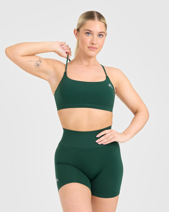 240712_LIFTINGCHAMPIONS_EVERYDAY_CROSS_OVER_BRALETTE_RACINGGREEN_PDP_1440x1800_01_650x.jpg