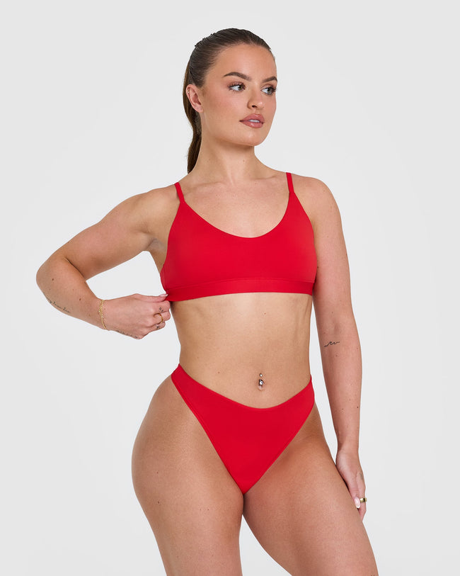 240812_LEGENDARYUNIFIED_SILHOUETTE_BRALETTE_MUSCLEMOMMYRED_PDP_1440x1800_01_650x.jpg