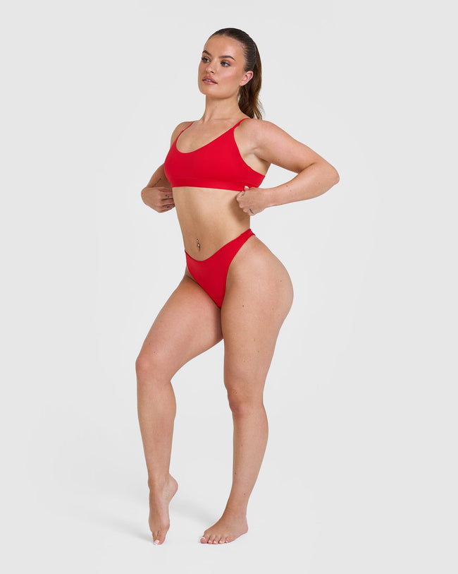240812_LEGENDARYUNIFIED_SILHOUETTE_BRALETTE_MUSCLEMOMMYRED_PDP_1440x1800_03_650x.jpg