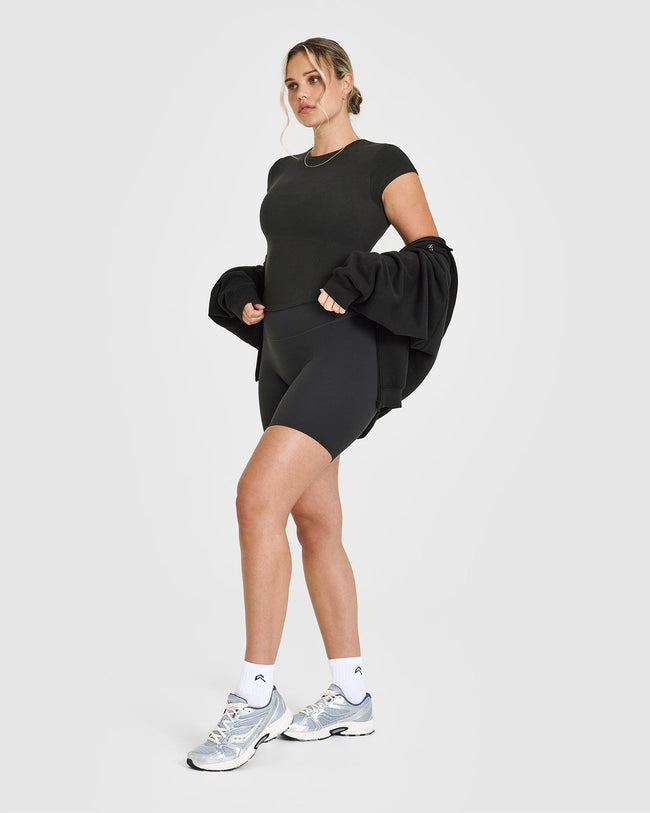 240927_SOFTMOTION_MELLOW_RIB_MID_T-SHIRT_SOFTBLACK_PDP_1440x1800_03_650x.jpg