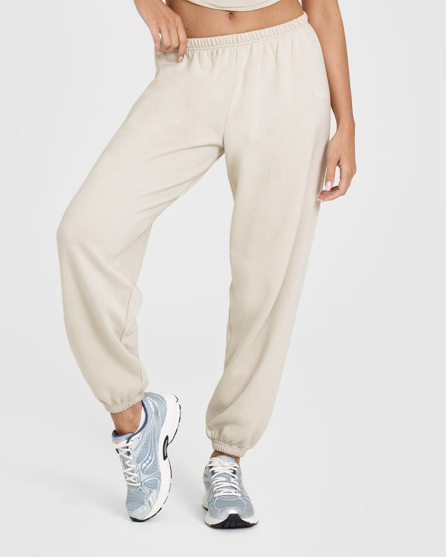 240930_SOFTMOTION_MID-WEIGHT_LOUNGE_JOGGER_SAND_PDP_1440x1800_01_650x.jpg
