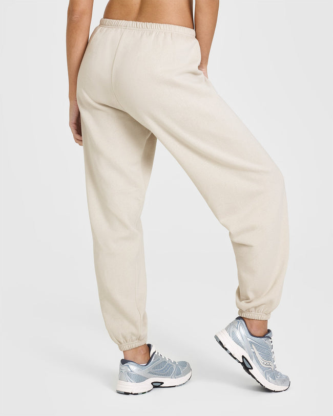 240930_SOFTMOTION_MID-WEIGHT_LOUNGE_JOGGER_SAND_PDP_1440x1800_02_650x.jpg