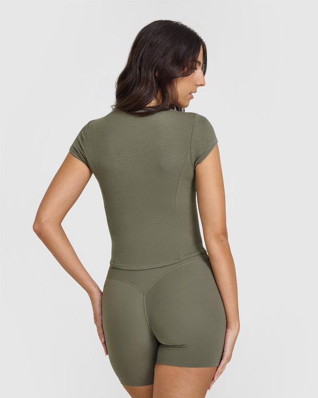 241010_SOFTMOTION_MELLOW_RIB_MID_T-SHIRT_ALPINEGREEN_PDP_1440x1800_02_650x.jpg