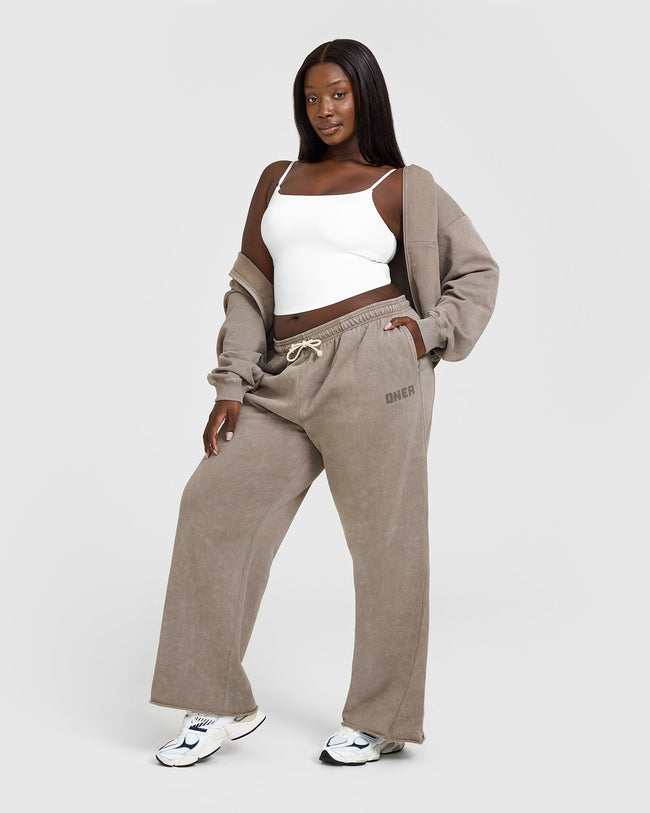 250204_LIFESTYLE_BAU_RAW_LOUNGE_WIDE_LEG_JOGGERS_WARMSANDBROWN_PDP_1440x1800_03_650x.jpg