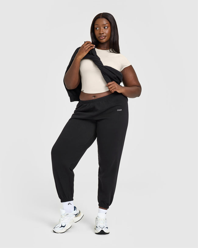 250204_RESHOOT_MELLOW_SOFT_MID_SHORT_SLEEVE_T-SHIRT_SAND_PDP_1440x1800_03_650x.jpg