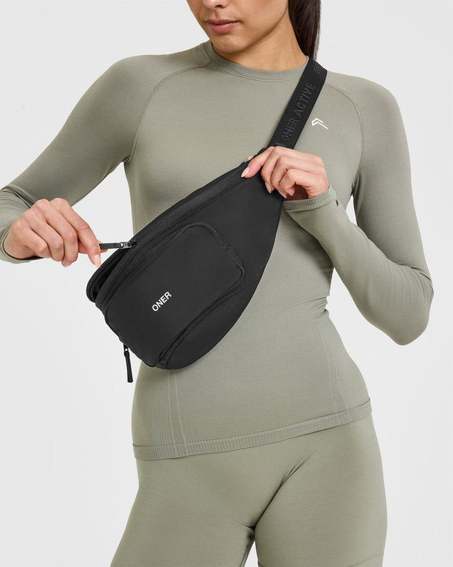 250211_ACCESSORIES_ALL_DAY_BELT_BAG_BLACK_03_650x.jpg