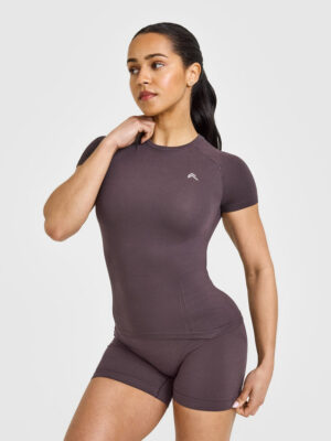 GO TO SEAMLESS FITTED TOP