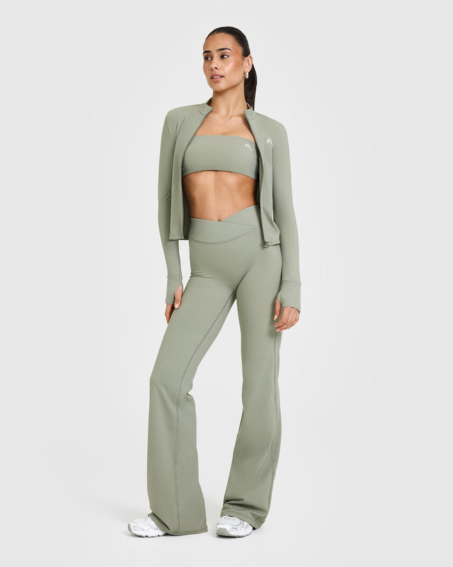 250227_STRONG_IS_A_STATEMENT_UNIFIED_MICRO_BANDEAU_SOFTSAGEGREEN_PDP_1440x1800_03_650x.jpg