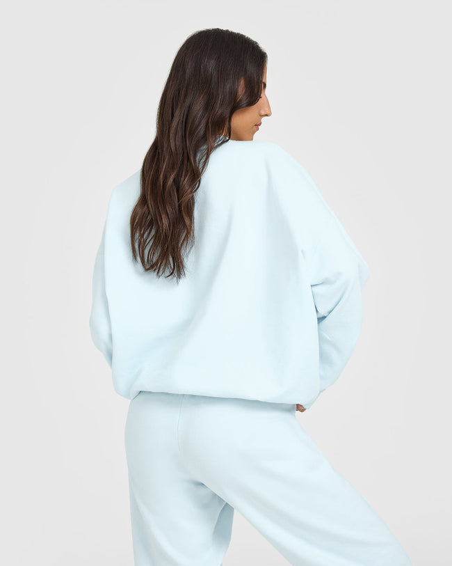 250306_BEYOND_MOVEMENT_LIGHTWEIGHT_SWEATSHIRT_PRINTED_GRAPHIC_CLOUDBLUE_PDP_1440x1800_02_650x.jpg
