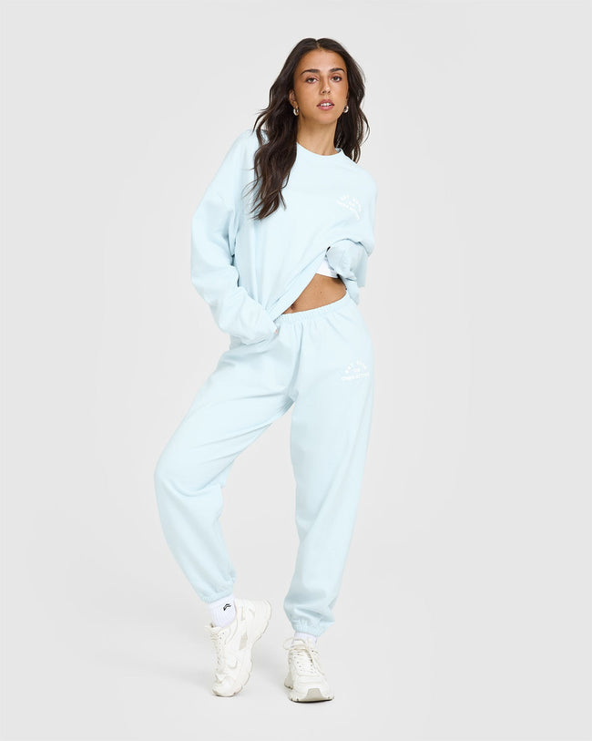 250306_BEYOND_MOVEMENT_LIGHTWEIGHT_SWEATSHIRT_PRINTED_GRAPHIC_CLOUDBLUE_PDP_1440x1800_03_650x.jpg