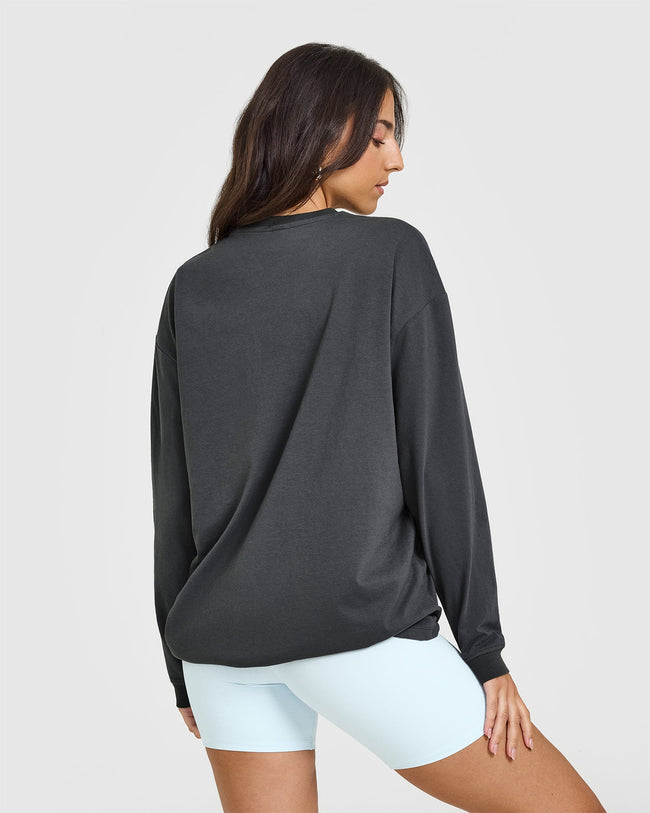 250307_BEYOND_MOVEMENT_CLASSIC_OVERSIZED_LIGHTWEIGHT_LONG_SLEEVE_TOP_COAL_PDP_1440x1800_02_650x.jpg