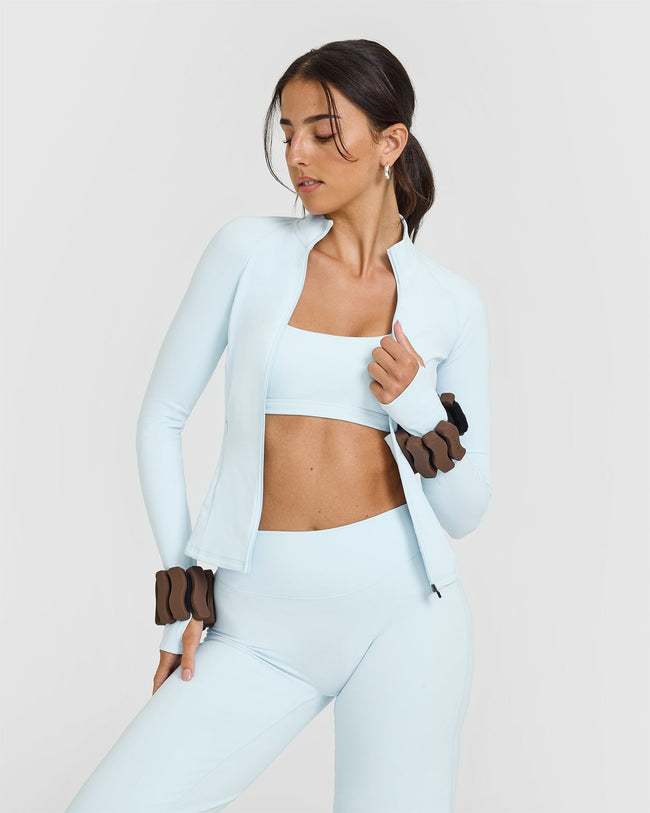 250307_BEYOND_MOVEMENT_SOFTMOTION_JACKET_CLOUDBLUE_PDP_1440x1800_08_650x.jpg