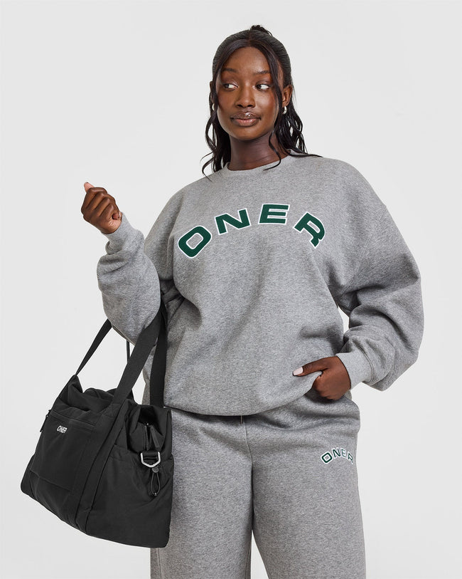 250320_LIFESTYLE_BAU_FOUNDATIONS_GRAPHIC_SWEATSHIRT_CHARCOALMARL_PDP_1440x1800_06_650x.jpg