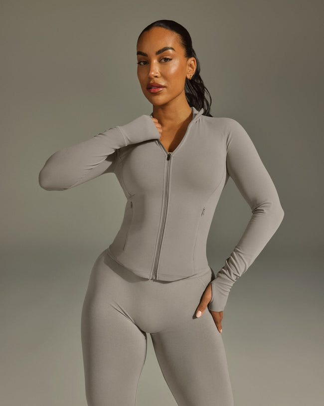 250328_SUMMERSEASONAL_SOFTMOTION_JACKET_WARMSAND_PDP_1440x1800_02_49e14f72-b7d1-4a06-875b-39bd214acf0c_650x.jpg