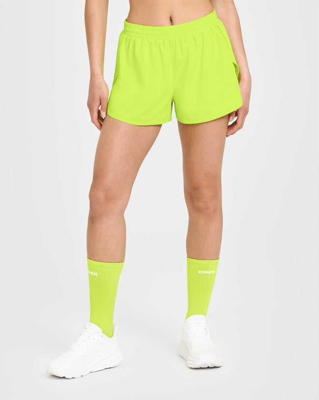 250410_HYBRID_AIRMOVE_SHORTS_CHARGEDLIMEGREEN_PDP_1440x1800_01_e8837037-1b28-44a3-bff9-d75ad9996da6_650x.jpg