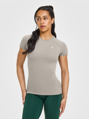 GO TO SEAMLESS FITTED TOP