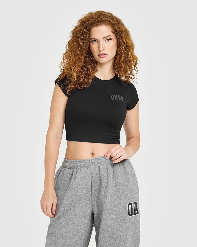 ACCENTUATE_COTTON_25_FITTED_BABY_T-SHIRT_BLACK_250715_PDP_1440x1800_01_650x.jpg