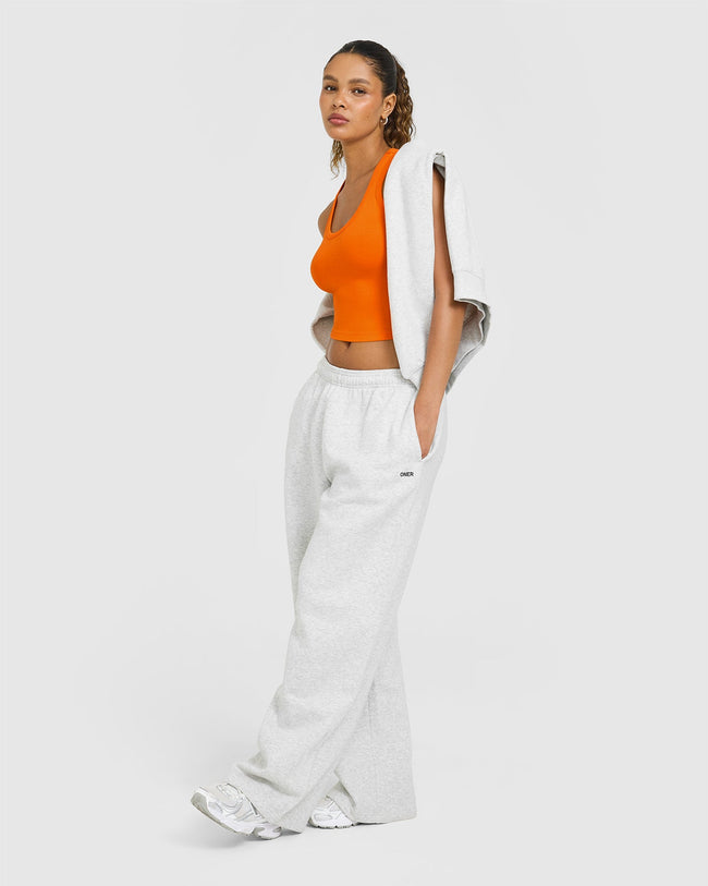 BAU_BRIGHTS_COTTON_FITTED_MID_VEST_FLAMEORANGE_250813_PDP_1440x1800_03_16264287-4eb8-4742-885d-471a06c926b6_650x.jpg