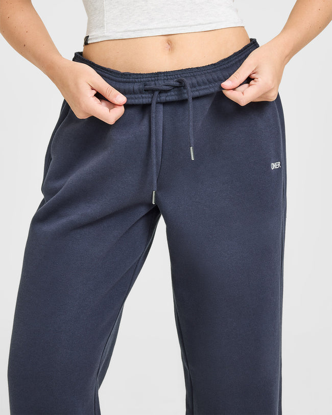 BAU_FOUNDATIONS_STRAIGHT_LEG_JOGGER_TRUEBLUE_250827_PDP_1440x1800_06_650x.jpg