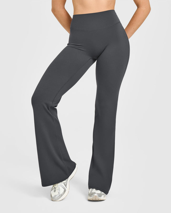 BAU_SOFTMOTION_FLARED_BOTTOMS_COAL_250805_PDP_1440x1800_01_650x.jpg