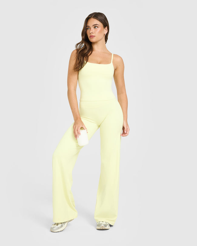 BAU_SOFTMOTION_STRAPPY_MID_VEST_BUILT_IN_BRA_SHELF_PASTELYELLOW_250805_PDP_1440x1800_03_650x.jpg