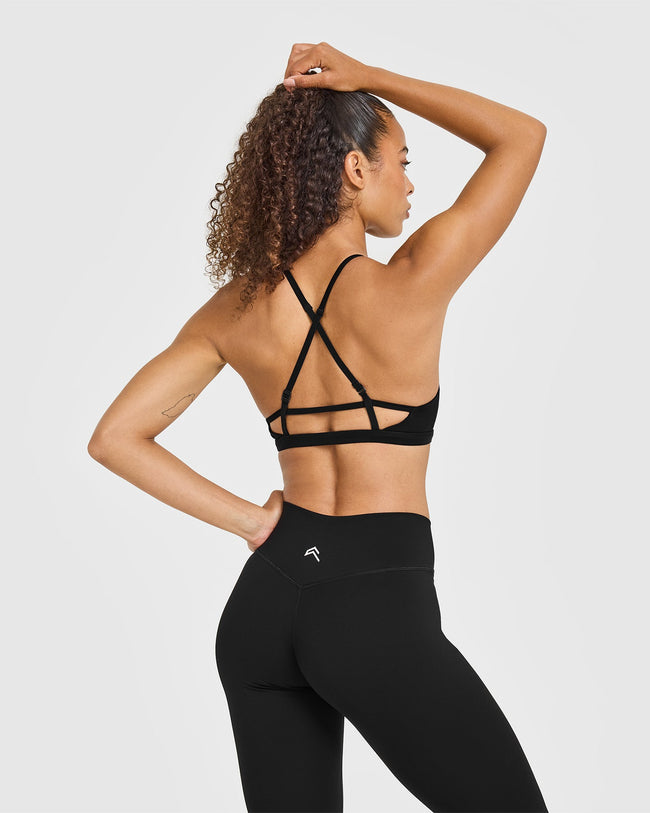 BAU_TIMELESS_STRAPPY_BRALETTE_WHITE_LOGO_BLACK_250714_PDP_1440x1800_02_650x.jpg