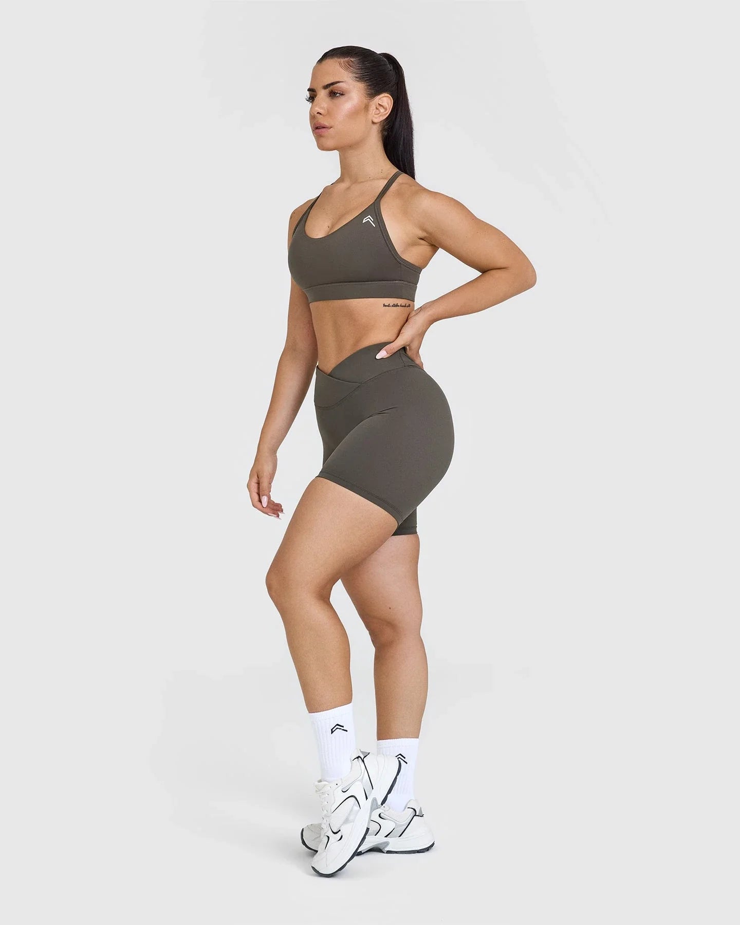 Everyday_Sports_Bra_DeepTaupe_02.jpg