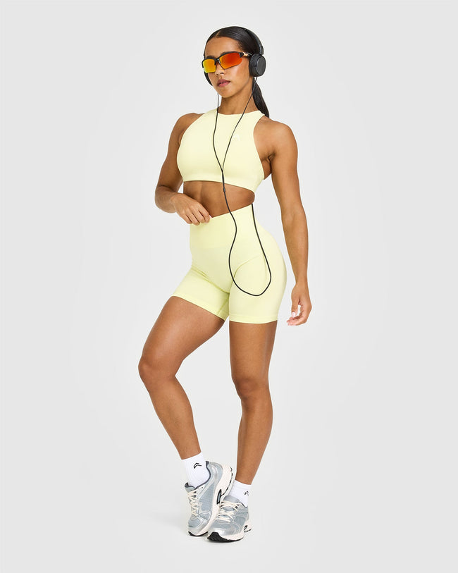 HYBRID_EFFORTLESS_SEAMLESS_SHORTS_PASTELYELLOW_250623_PDP_1440x1800_03_650x.jpg