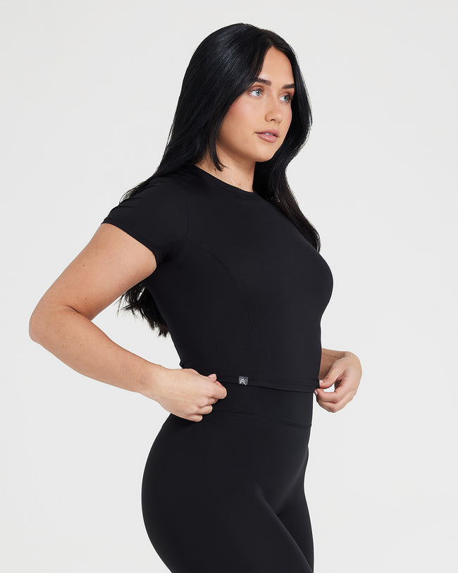 MELLOW_SOFT_MID_SHORT_SLEEVE_T-SHIRT_BLACK_03_650x.jpg