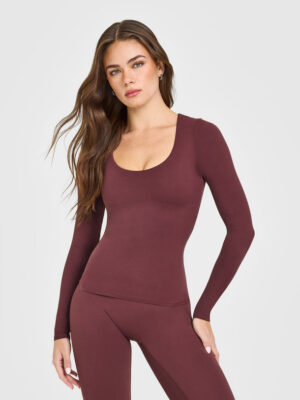 SOFTMOTION SCOOP NECK LONG SLEEVE TOP WITH BUILT IN BRA SHELF WITH WHITE LOGO