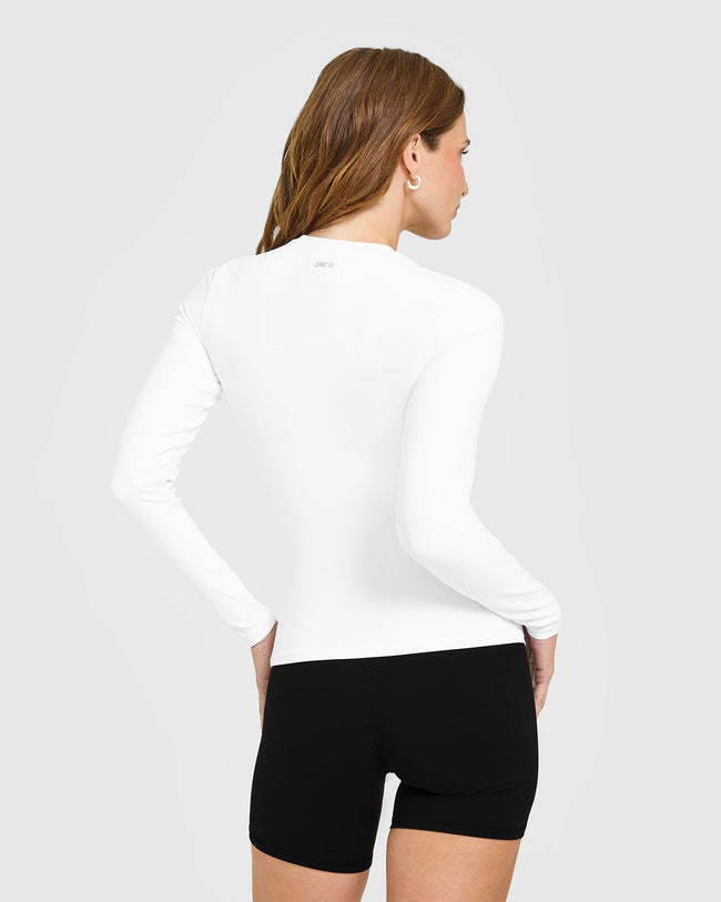 OUTDOOR_ACTIVE_REST_DAY_SOFTMOTION_LONG_SLEEVE_TOP_WHITE_250829_PDP_1440x1800_02_650x.jpg