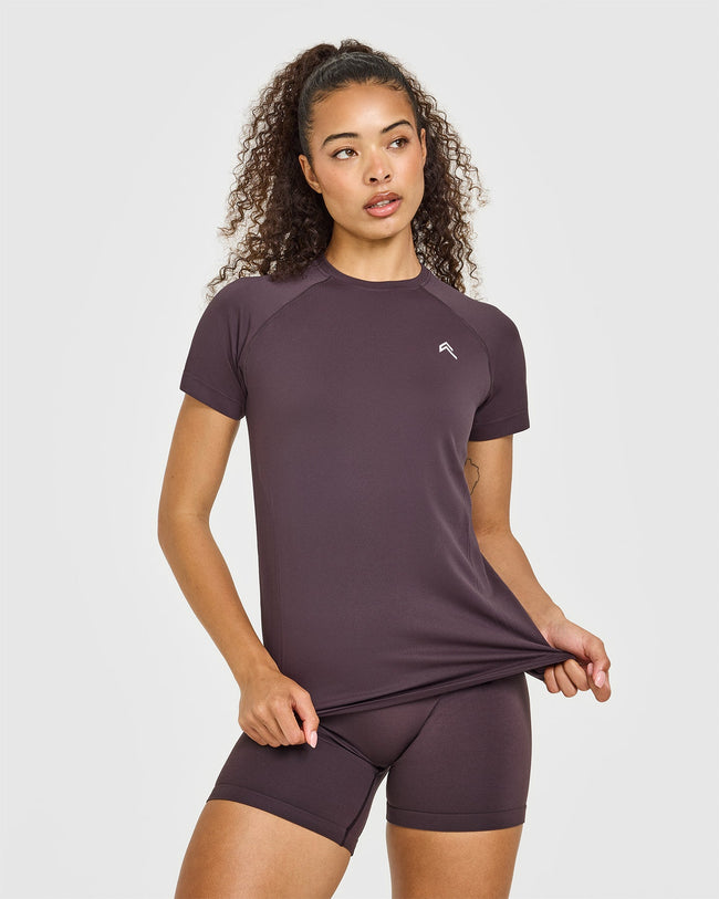 Q3COLOURINJECTION_GO_TO_SEAMLESS_LOOSE_TOP_DARKUMBERBROWN_250619_PDP_1440x1800_01_650x.jpg