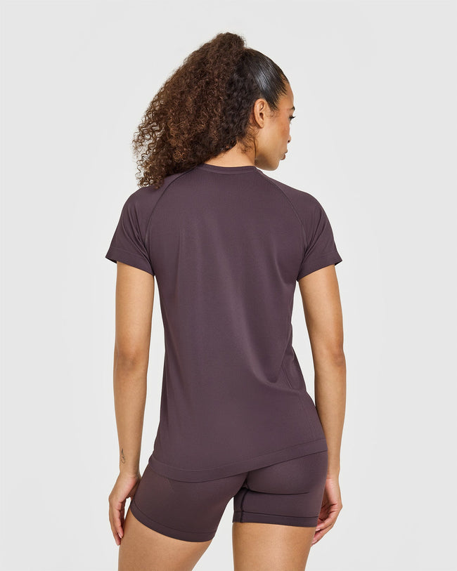 Q3COLOURINJECTION_GO_TO_SEAMLESS_LOOSE_TOP_DARKUMBERBROWN_250619_PDP_1440x1800_02_650x.jpg