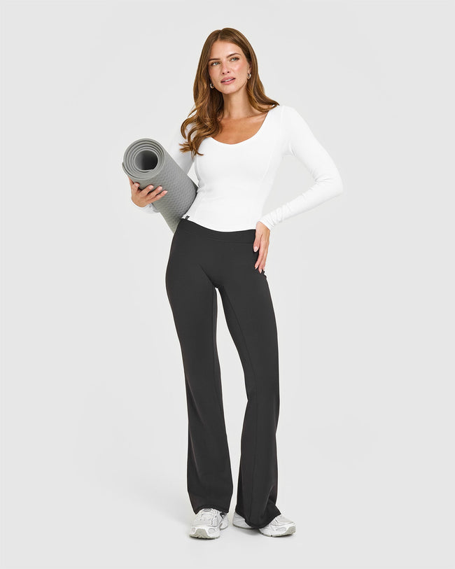 Q3COLOURINJECTION_MELLOW_RIB_MID_V-NECK_LONG_SLEEVE_TOP_WHITE_250702_PDP_1440x1800_03_650x.jpg