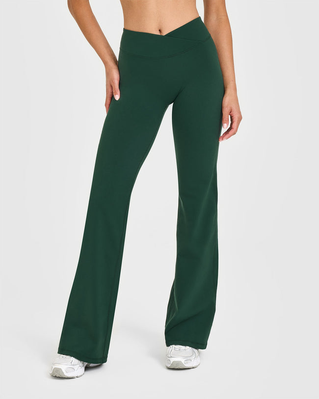 Q3COLOURINJECTION_UNIFIED_FLARED_BOTTOMS_RACINGGREEN_250627_PDP_1440x1800_01_650x.jpg