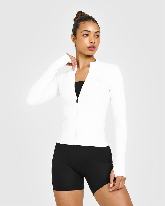 TIMELESS_INJECTION_JACKET_WHITE_250611_PDP_1440x1800_01_650x.jpg