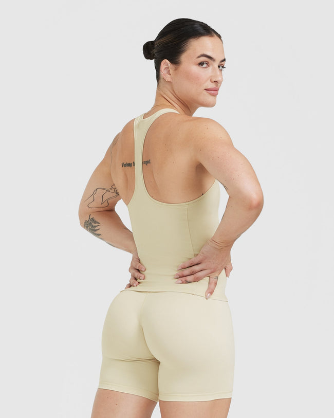 TIMELESS_VEST_VANILLA_CREAM_02_650x.jpg