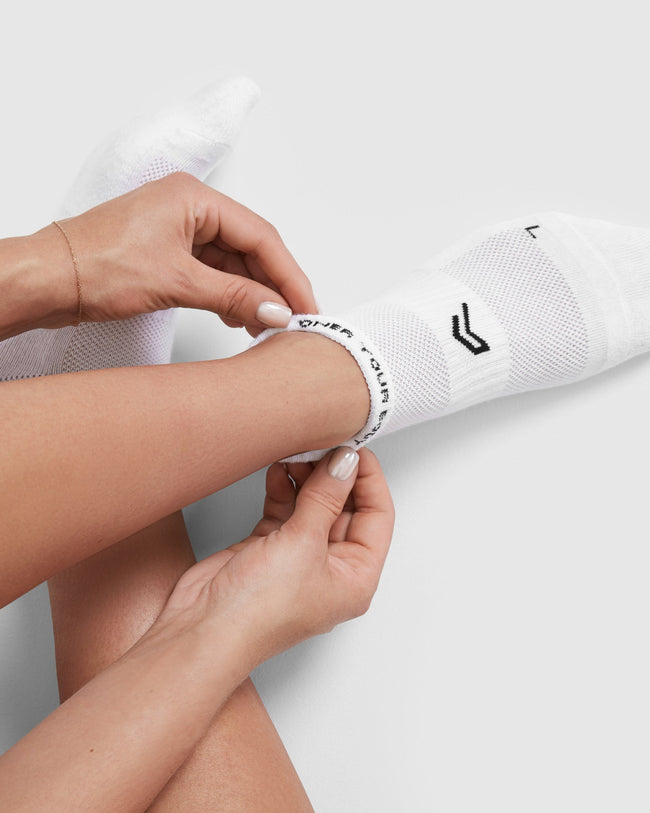 TRAINER_SOCK_WHITE_03_650x.jpg