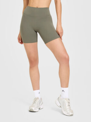 SOFTMOTION HIGH WAISTED SHORTS 6" WITH WHITE LOGO